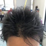 メンズ 前髪を降ろし気味にした柔らかい雰囲気のショートスパイキー